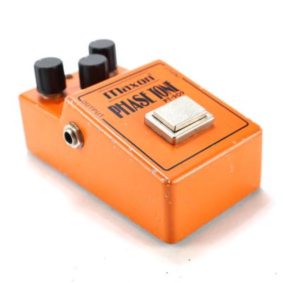【中古】 Maxon マクソン PT-909 PHASE TONE フェイザー ギターエフェクター 斜めアングル画像