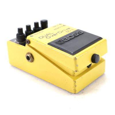 【中古】 オーバードライブ エフェクター BOSS SD-2 DUAL Over Drive ギターエフェクター 斜めアングル画像