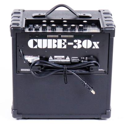 【中古】 ギターアンプ Roland CUBE-30X 本体画像 裏
本体画像 斜め