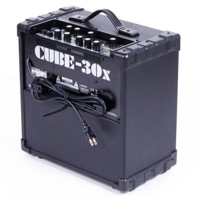【中古】 ギターアンプ Roland CUBE-30X 本体画像 斜め 2