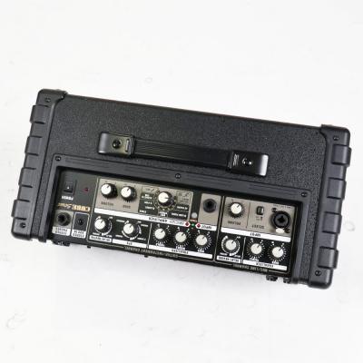 【中古】 ギターアンプ ローランド ROLAND CUBE Street BK 乾電池駆動パフォーマンス用ステレオアンプ ギターアンプ コントロール