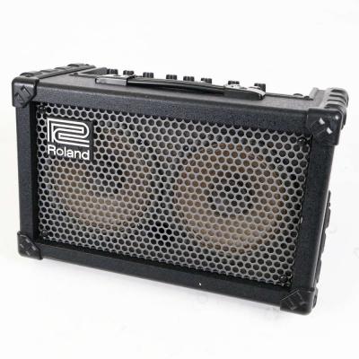 【中古】 ギターアンプ ローランド ROLAND CUBE Street BK 乾電池駆動パフォーマンス用ステレオアンプ ギターアンプ 本体画像 斜め