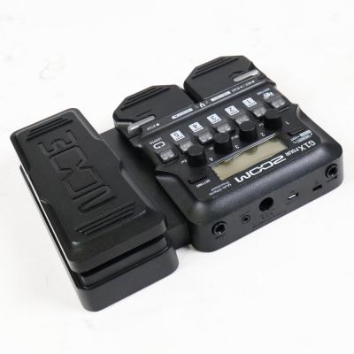 【中古】 ギターマルチエフェクター ZOOM G1X FOUR アダプター付 本体画像 斜め
