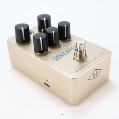 【中古】 Universal Audio ユニバーサルオーディオ UAFX Heavenly Plate Reverb リバーブ ギターエフェクター 斜めアングル画像