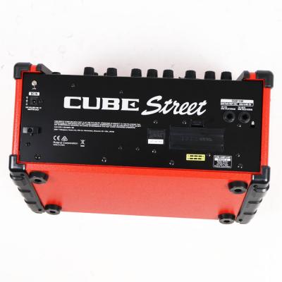 【中古】 ギターアンプ ローランド ROLAND CUBE Street RED 乾電池駆動パフォーマンス用ステレオアンプ ギターアンプ 本体画像 裏