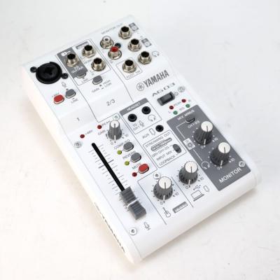 【中古】 ミキサー ヤマハ YAMAHA AG03 mk2 W ライブストリーミングミキサー ホワイト 斜めアングル画像