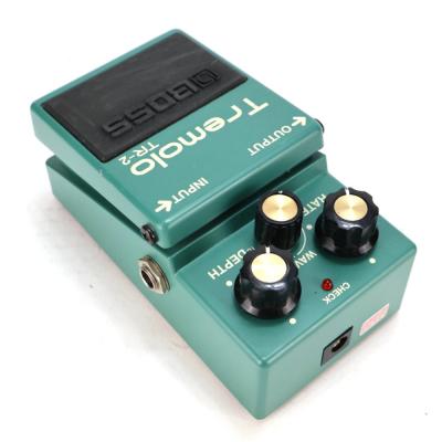 【中古】 トレモロ エフェクター BOSS TR-2 Tremolo ギターエフェクター リア斜めアングル画像