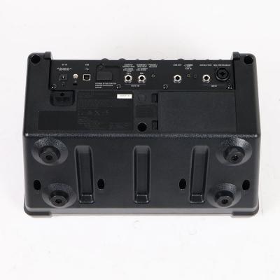 【中古】 BOSS CUBE STREET II Black 乾電池駆動パフォーマンス用ステレオアンプ 小型ギターアンプ コンボ 背面、底面