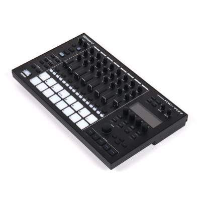【中古】 ローランド ROLAND MC-707 GROOVEBOX グルーヴボックス 斜めアングル画像