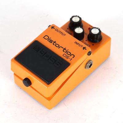 【中古】 ディストーション エフェクター BOSS DS-1 Distortion Made in Japan ギターエフェクター 斜めアングル画像