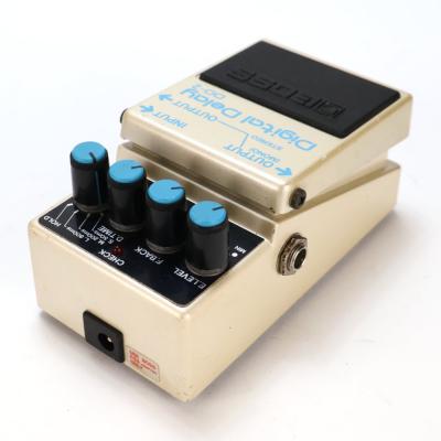 【中古】 デジタルディレイ エフェクター BOSS DD-2 Digital Delay Made in JAPAN ギターエフェクター リア斜めアングル画像