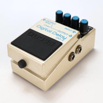 【中古】 デジタルディレイ エフェクター BOSS DD-2 Digital Delay Made in JAPAN ギターエフェクター 斜めアングル画像