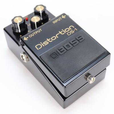 【中古】 ディストーション BOSS DS-1-4A Distortion エフェクター BOSSコンパクトシリーズ40周年記念限定モデル 本体画像 斜め