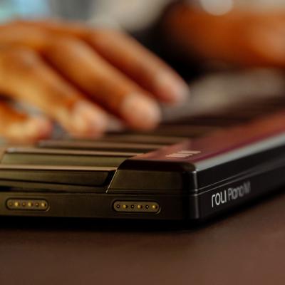 ROLI ロリ PIANO M 24鍵 MIDIキーボード 側面画像