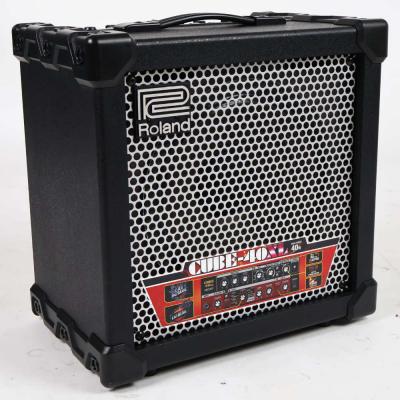 【中古】 ギターアンプ ROLAND CUBE-40XL ローランド キューブ 本体画像 斜め