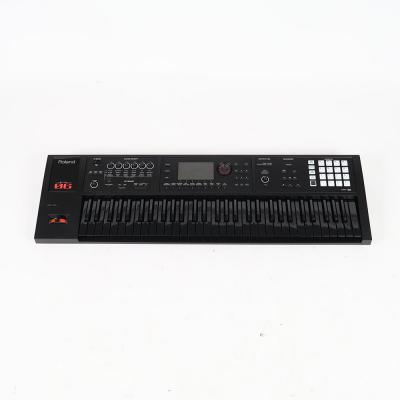 【中古】 ROLAND ローランド FA-06B Music Workstation 限定オールブラックモデル シンセサイザー 正面