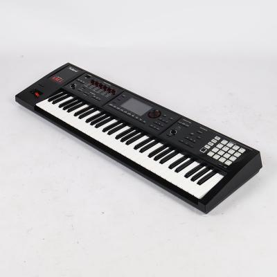 【中古】 ローランド ROLAND FA-06 Music Workstation シンセサイザー 全体