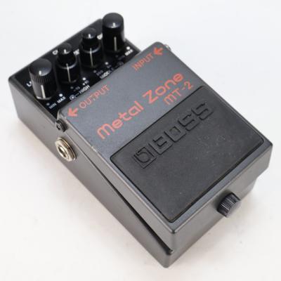 【中古】メタルゾーン エフェクター BOSS MT-2 Metal Zone ボス ギターエフェクター 本体画像 斜め 2