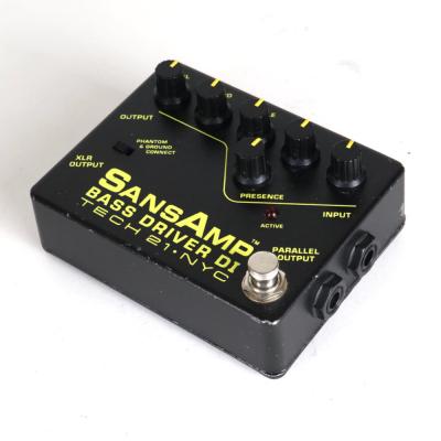 【中古】サンズアンプ ベースドライバーDI TECH21 SansAmp BASS DRIVER DI 旧仕様 前期型 ベース用DI プリアンプ 斜めアングル画像