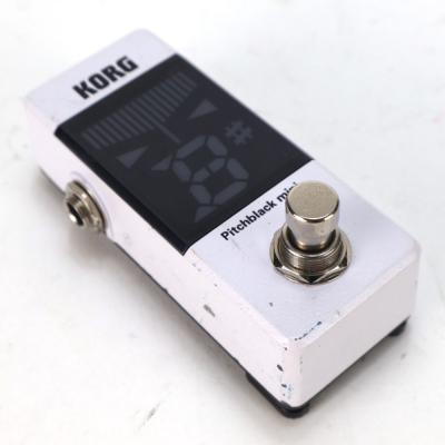 【中古】チューナー ピッチブラックミニ コルグ KORG PB-MINI-WH pitchblack mini white クロマチックチューナー 斜めアングル画像