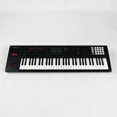 【中古】 ROLAND FA-06 Music Workstation シンセサイザー 正面