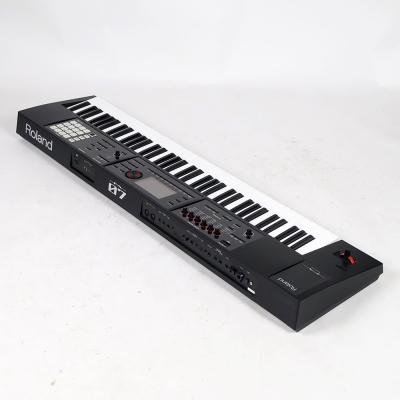 【中古】 Roland FA-07 76鍵 Music Workstation シンセサイザー 全体