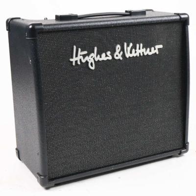【中古】 ギターアンプ Hughes&Kettner EDITION BLUE 30DFX 本体画像 斜め