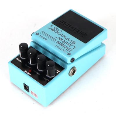 【中古】 リミッター エフェクター BOSS LMB-3 Bass Limiter Enhancer ベースエフェクター リミッターエンハンサー リア斜めアングル画像
