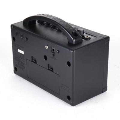【中古】 ギターアンプ BOSS 刀 KTN-MINI KATANA-MINI ポータブルアンプ カタナミニ リア斜めアングル画像