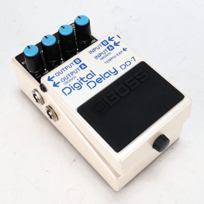 【中古】ディレイ エフェクター BOSS DD-7 Digital Delay ギターエフェクター デジタルディレイ 斜めアングル画像