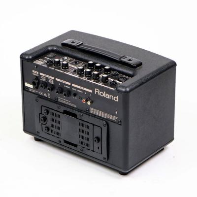 【中古】 アコギアンプ ローランド ROLAND AC-33 アコースティックギター用アンプ ブラック 全体