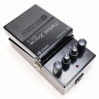 【中古】メタルゾーン エフェクター BOSS MT-2-3A Metal Zone 30周年記念モデル 本体画像 斜め