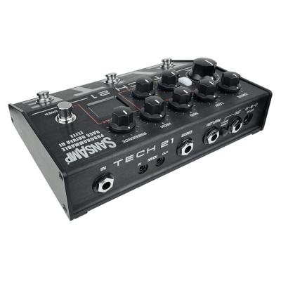 TECH21 テック21 PBDR-EL SansAmp Programmable Bass Driver ELITE サンズアンプ ベース用プリアンプ DI ダイレクトボックス リア斜めアングル画像