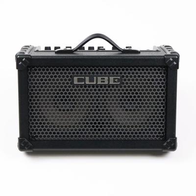 【中古】 ギターアンプ ローランド ROLAND CUBE Street BK 乾電池駆動パフォーマンス用ステレオアンプ ギターアンプ 正面