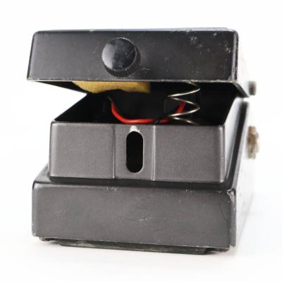 【中古】メタルゾーン エフェクター BOSS MT-2 Metal Zone ボス ギターエフェクター 電池ボックスゴムパーツ