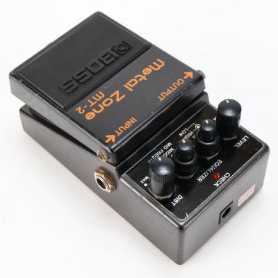 【中古】メタルゾーン エフェクター BOSS MT-2 Metal Zone ボス ギターエフェクター 本体画像 斜め