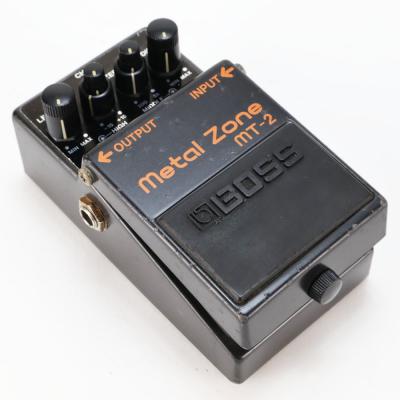 【中古】メタルゾーン エフェクター BOSS MT-2 Metal Zone ボス ギターエフェクター 本体画像 斜め 2