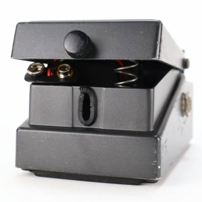 【中古】メタルゾーン エフェクター BOSS MT-2 Metal Zone ボス ギターエフェクター 電池ボックスゴムパーツ