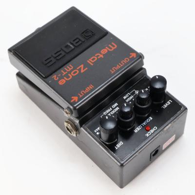 【中古】メタルゾーン エフェクター BOSS MT-2 Metal Zone ボス ギターエフェクター 本体画像 斜め