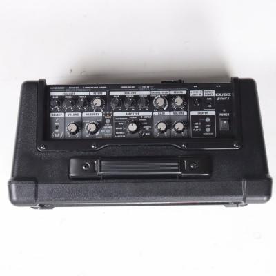 【中古】 BOSS CUBE STREET II Black 乾電池駆動パフォーマンス用ステレオアンプ 小型ギターアンプ コンボ コントロール