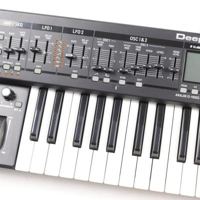 【中古】 BEHRINGER DEEPMIND 12 ポリフォニックシンセサイザー 傷
