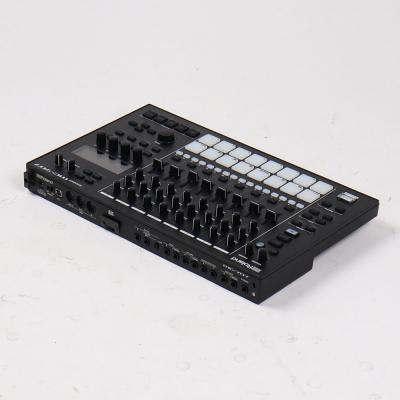 【中古】 ローランド ROLAND MC-707 GROOVEBOX グルーヴボックス 全体
