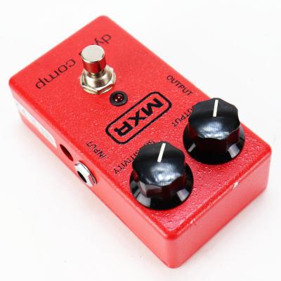 【中古】コンプレッサー エフェクター MXR M-102 DYNA COMP ダイナコンプ ギターエフェクター 本体画像 斜め