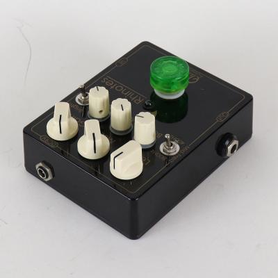 【中古】ベース用オーバードライブ Vivie Rhinotes ベースエフェクター 全体