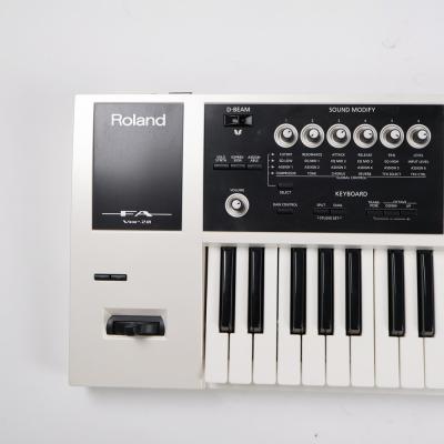 【中古】 ROLAND ローランド FA-06-SC Music Workstation シンセサイザー 限定ホワイトカラー コントロール