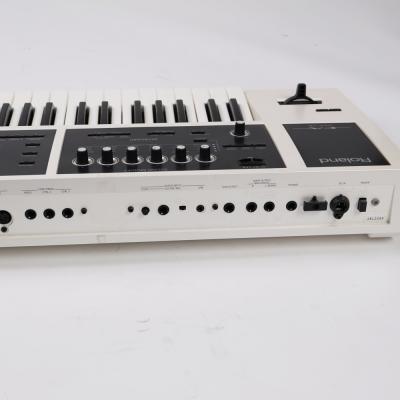 【中古】 ROLAND ローランド FA-06-SC Music Workstation シンセサイザー 限定ホワイトカラー 側面