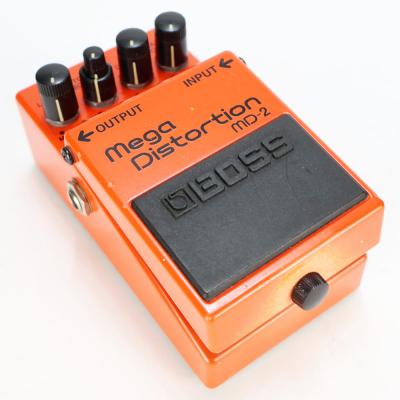 【中古】メガディストーション エフェクター BOSS MD-2 Mega Distortion ギターエフェクター ディストーション 本体画像 斜め 2
