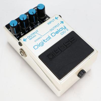 【中古】 デジタルディレイ エフェクター BOSS DD-2 Digital Delay Made in JAPAN ギターエフェクター 本体画像 斜め 2