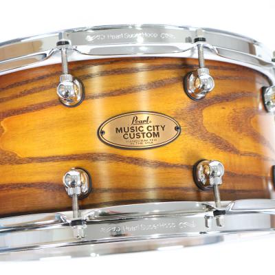 【訳あり】 Pearl パール USA MUSIC CITY CUSTOM MCCA1465S/C Solid Ash Shell 14x6.5 Rich Corinthian Ash スネアドラム アウトレット ロゴ
