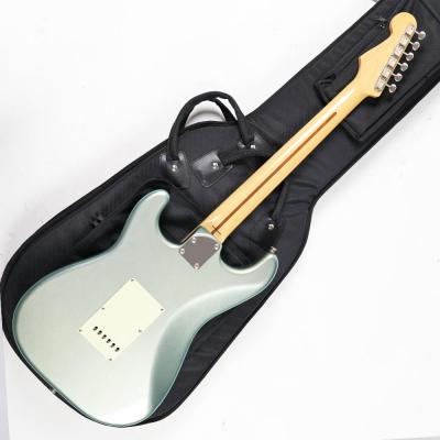 【中古】 エレキギター Fender Japan STR-VC STB 2010年-2012年製 シルバーブルー SSHレイアウト マグナムロックチューナー搭載 ボディバック画像